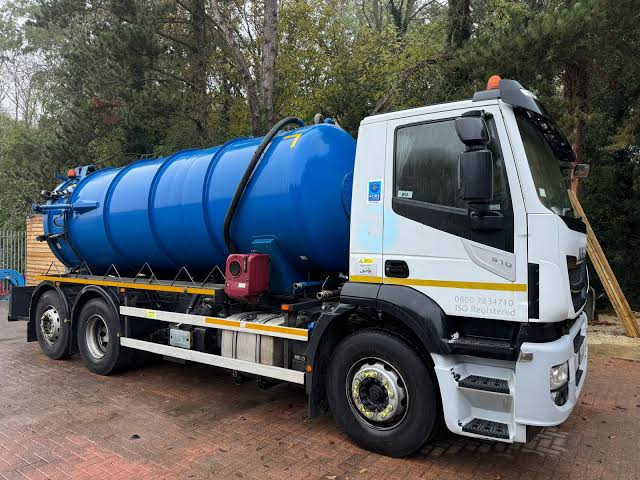 Vacuum Tanker Service